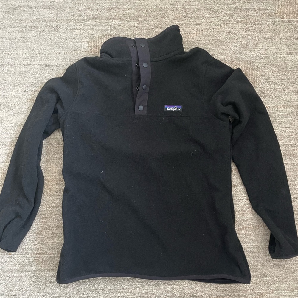 Patagonia snap tee fleece.